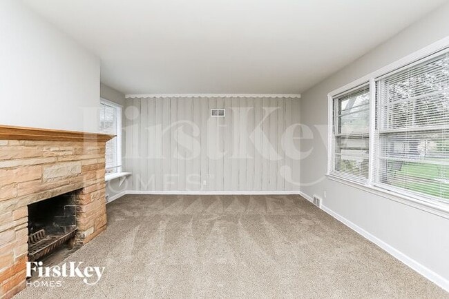 Building Photo - 610 N Martin Ave