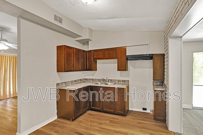 Building Photo - 1241 De Paul Dr