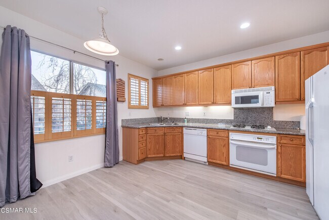 Foto del edificio - 1751 Tallowberry Ln