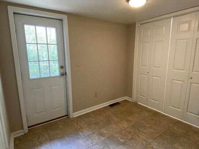 Foto del edificio - 3 bedroom 1.5 bathrooms ranch style home