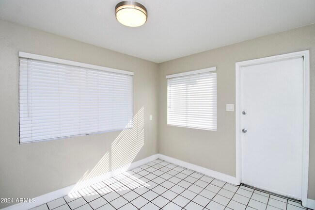 Foto del edificio - 2241 West Campbell Ave