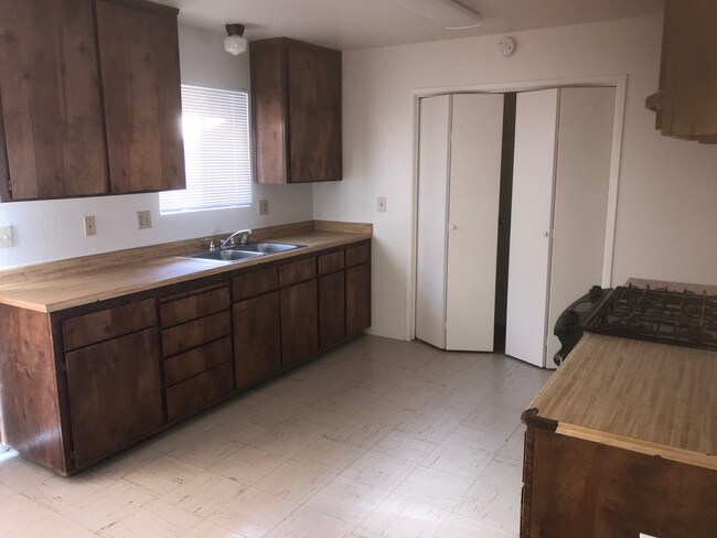 Foto del edificio - 330 E 11th St