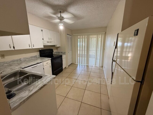 Foto del edificio - 5651 Struthers Ct