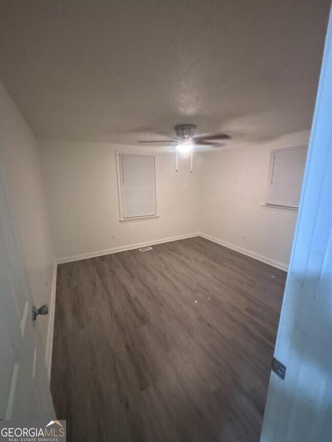 Foto del edificio - 172 Randall Ave