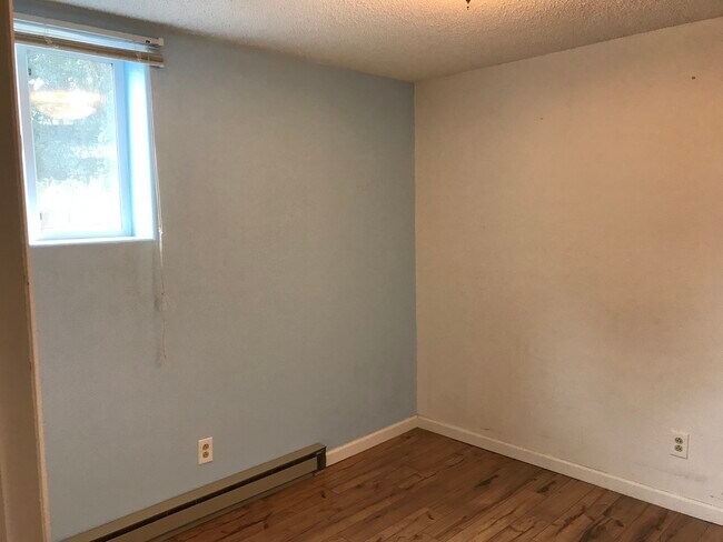 bedroom - 3129 W 4th Ave