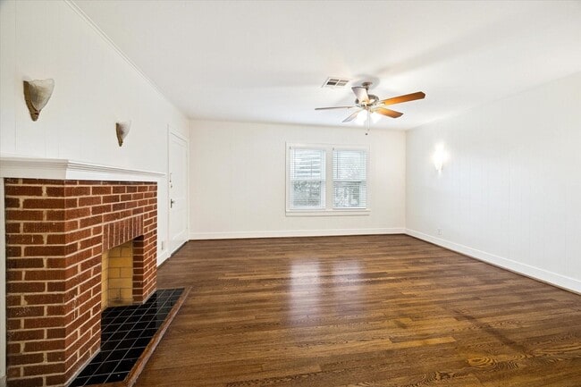 Building Photo - 1937 W McKinney St