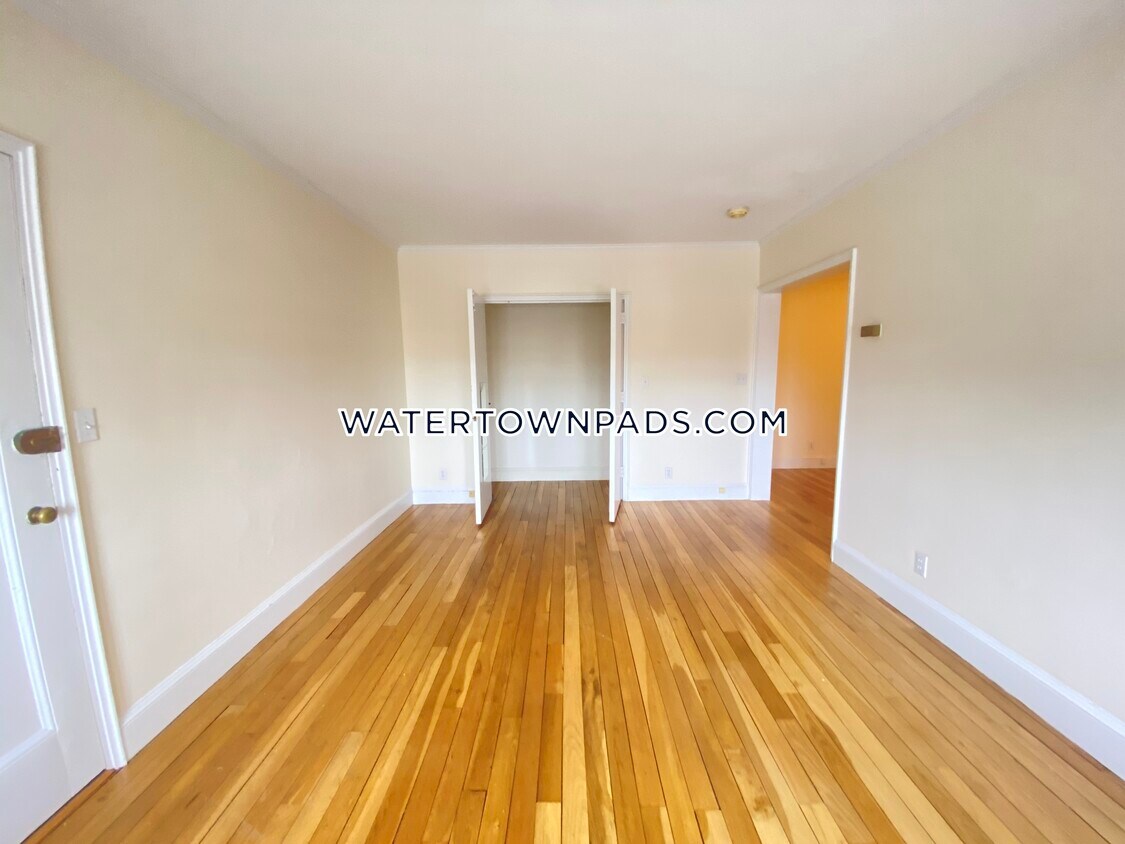 550 Belmont St Unit 2, Watertown, MA 02472 Room for Rent in Watertown