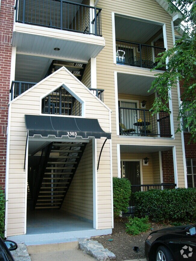 Pointe at Park Center Condominiums Apartments for Rent with Utilities