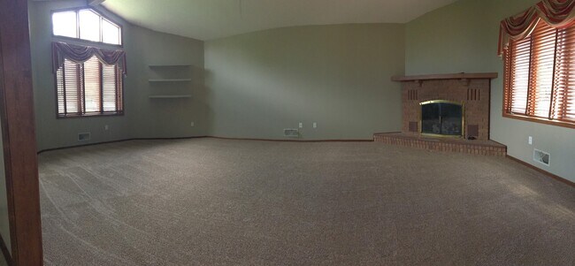 Building Photo - 157 Yorktown Dr