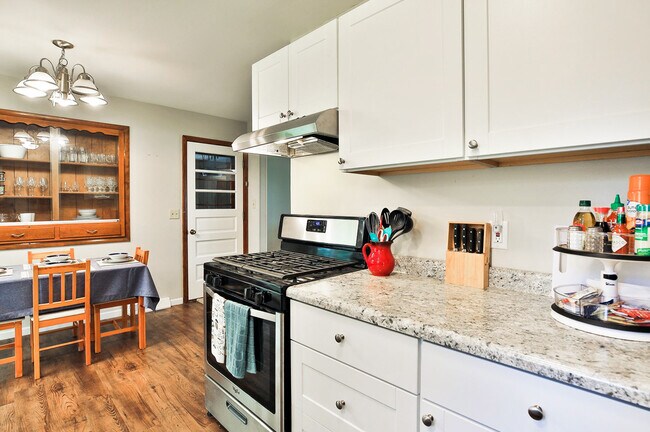 Foto 3 de cocina/comedor - 1031 Pleasant Ln