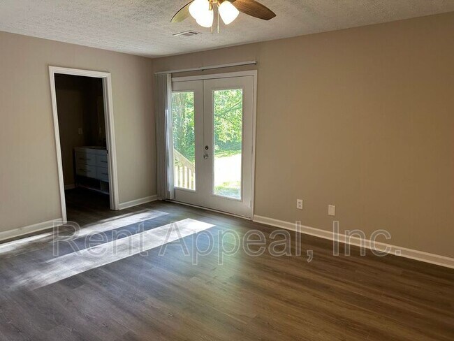 Foto del edificio - 1693 Briarbend Ct