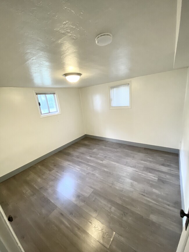 Foto del edificio - 588 W Utah Ave