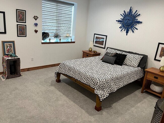 Building Photo - 2 Bedroom Single Family Home in Legacy Rid...