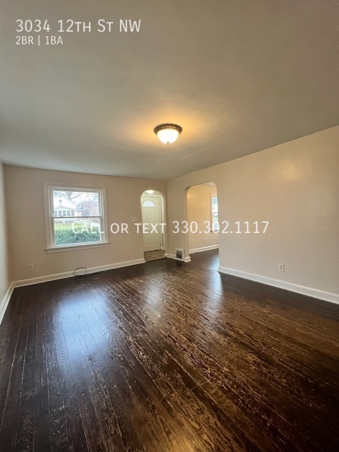 Building Photo - Spacious 2 bedroom with bonus room for ren...