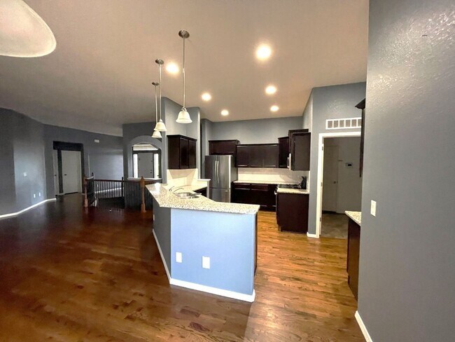 Foto del edificio - 6567 Forest Thorn Ct., 5-bedroom, 3-bathro...