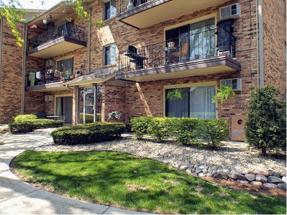 Foto del edificio - 5342 Waterbury Lane