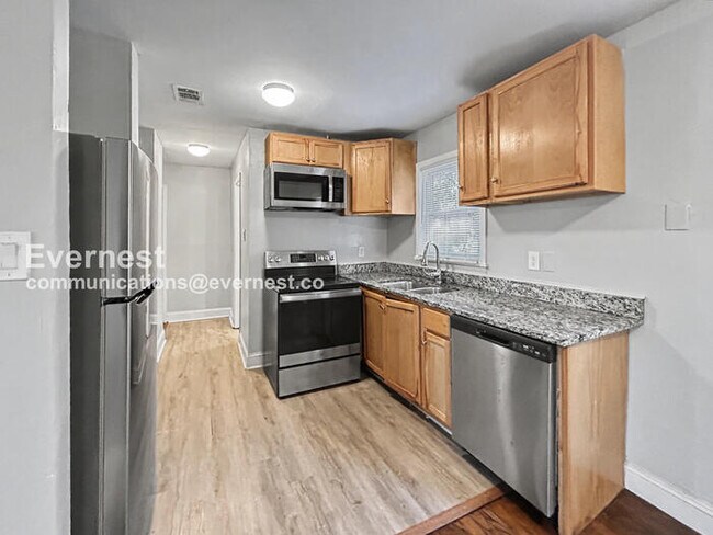 Foto del edificio - 942 Fairburn Rd NW