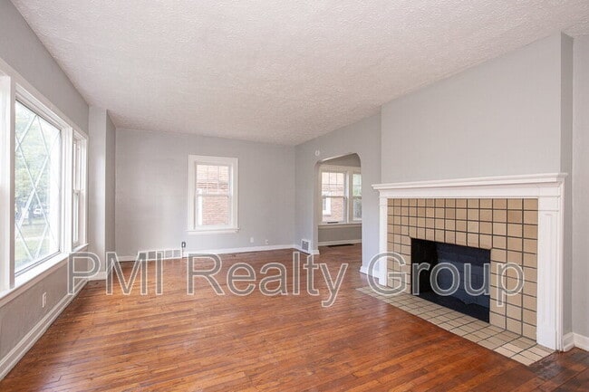 Building Photo - 3581 Ingleside Rd