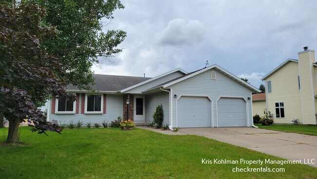 Building Photo - 915 Lone Tree Ln