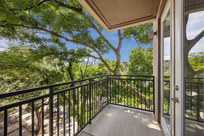 Building Photo - 1900 Barton Springs Rd