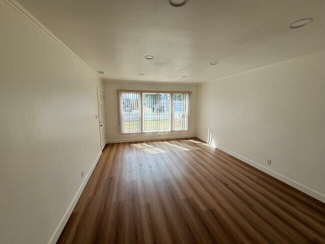 Entrada principal - 1919 Voorhees Ave