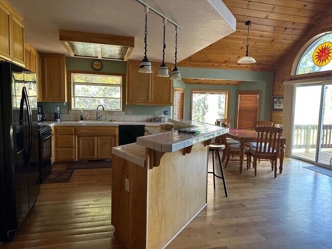 Building Photo - Long Term lease in Tahoe Donner- $3800