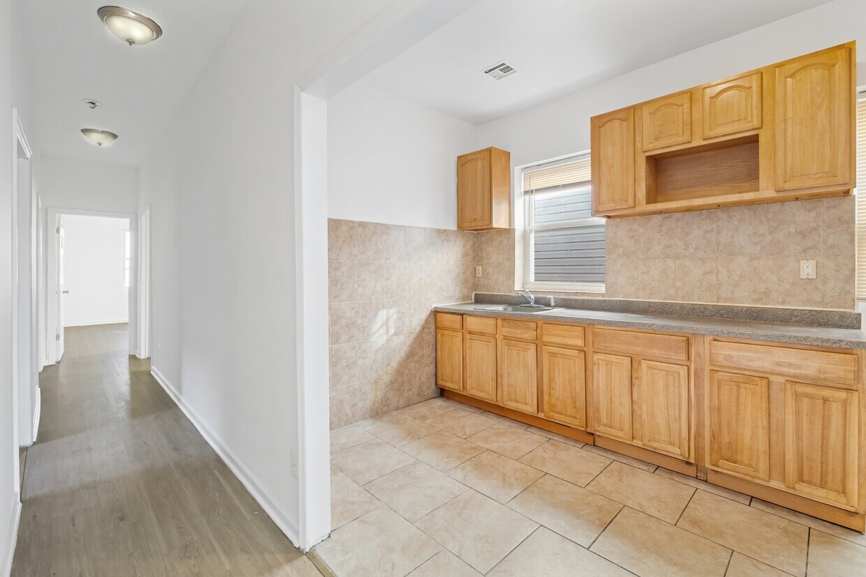 Foto principal - 165 Sherman Ave