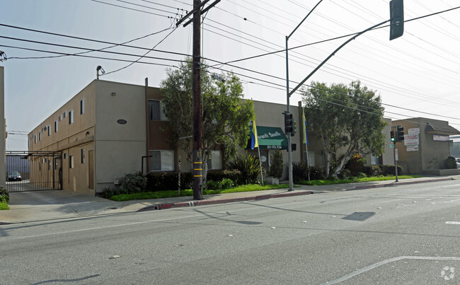 Building Photo - 13444-13460 Prairie Ave