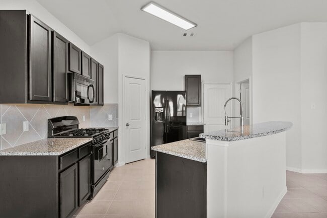 Building Photo - 175 Country Crossing Cir