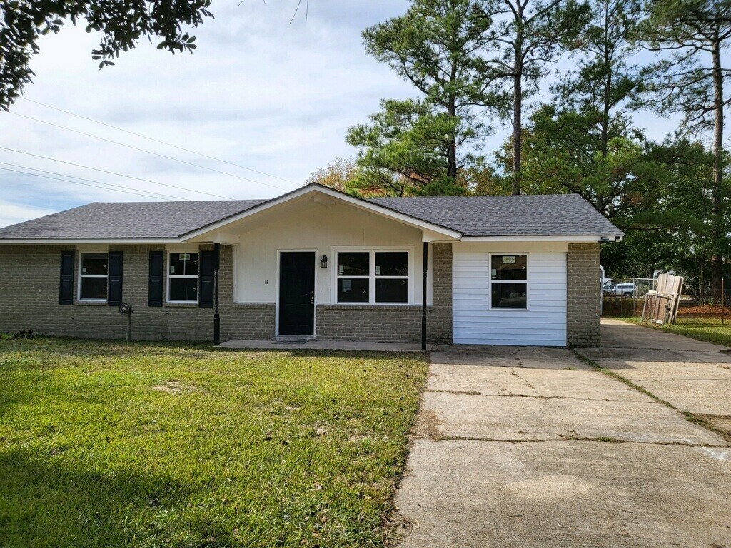 Primary Photo - 16 Cottonwood Ct