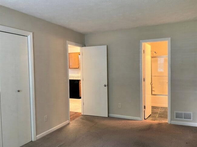 Building Photo - 1603 Kings Ridge Dr NW