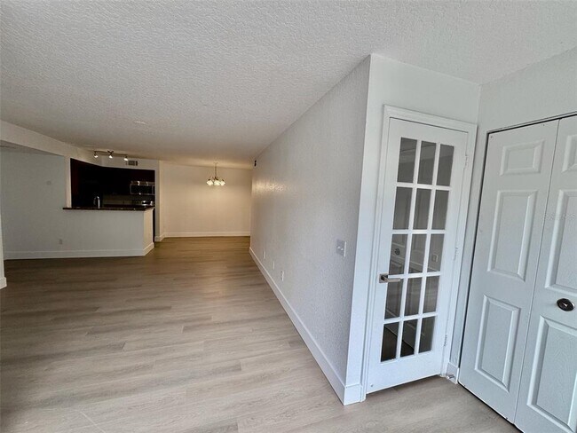 Foto del edificio - 5144 Conroy Rd