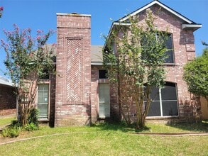 Building Photo - 912 Haverstraw Pl