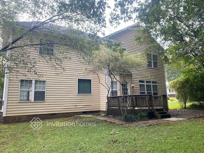 Building Photo - 1136 Briarmore Dr
