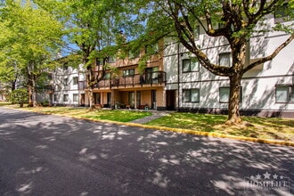 Building Photo - 7120-7133 133 St