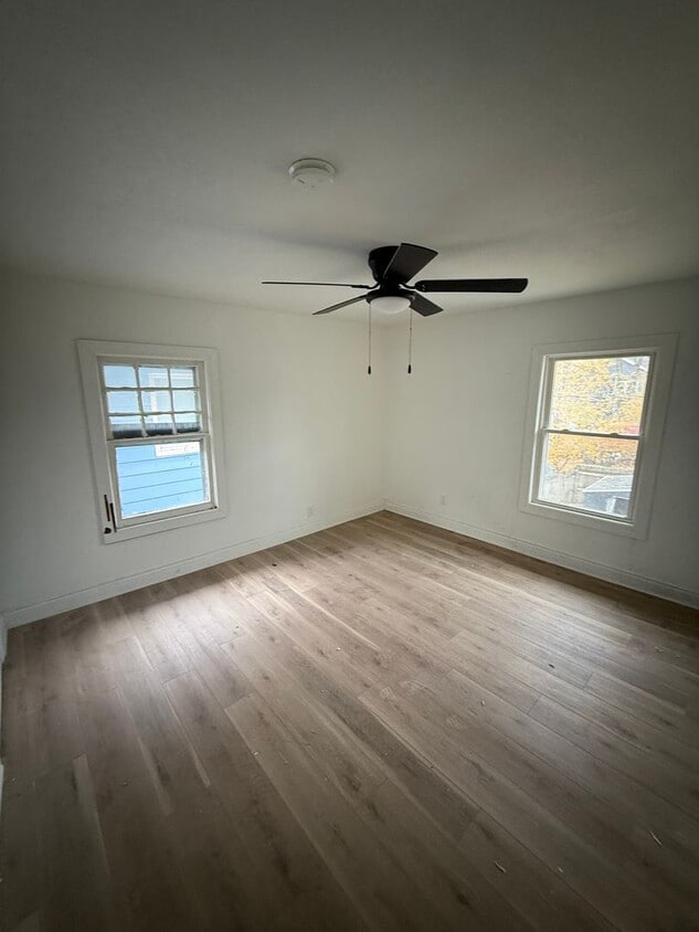 Foto del edificio - Freshly Updated 3-Bed Home with Back Parking