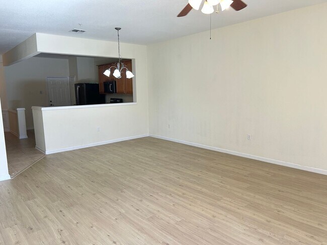 Building Photo - STONEBRIDGE LAKES 3 bed 2 1/2 bath