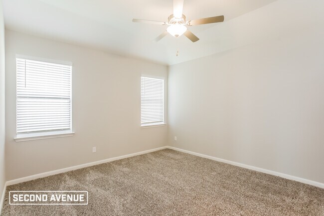 Building Photo - 2109 Erlinda Dr