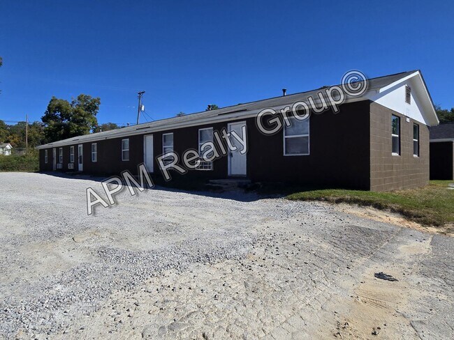 Foto del edificio - Updated two bedroom - Harden St. - 50% off first month