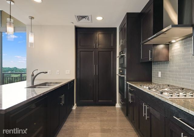 Building Photo - 1 br, 1 bath Condo - 4242 Broadway