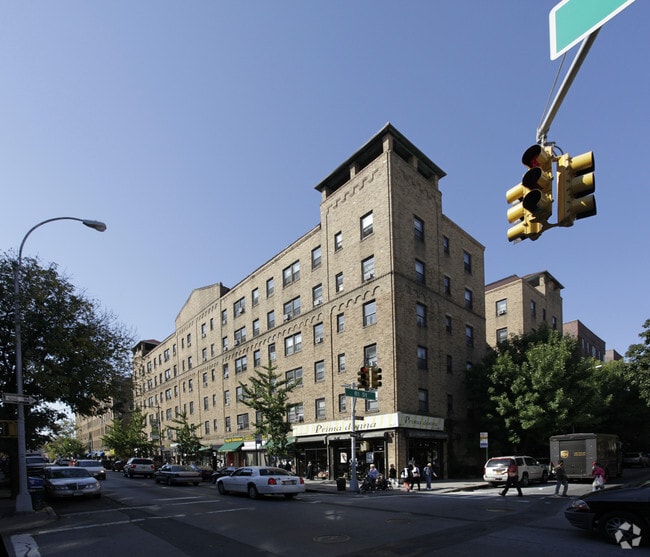 Building Photo - Ravenna Court