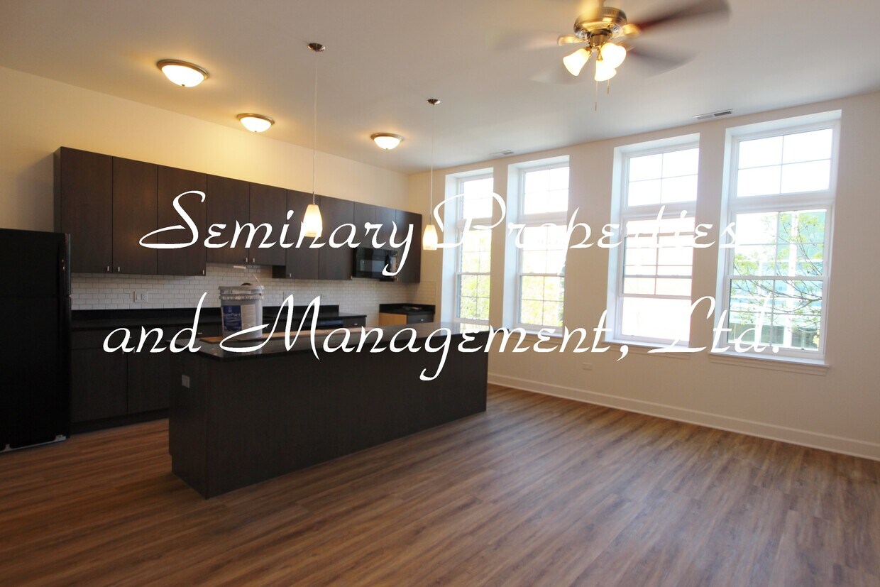 Foto principal - 3649 N Southport Ave
