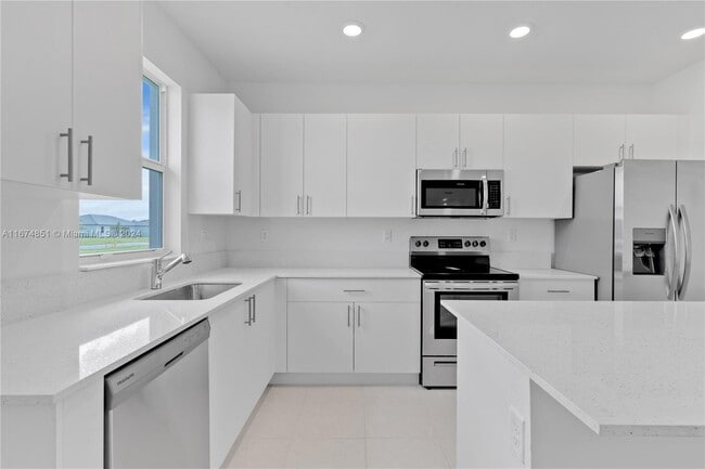 Building Photo - 16722 SW 291st Ter