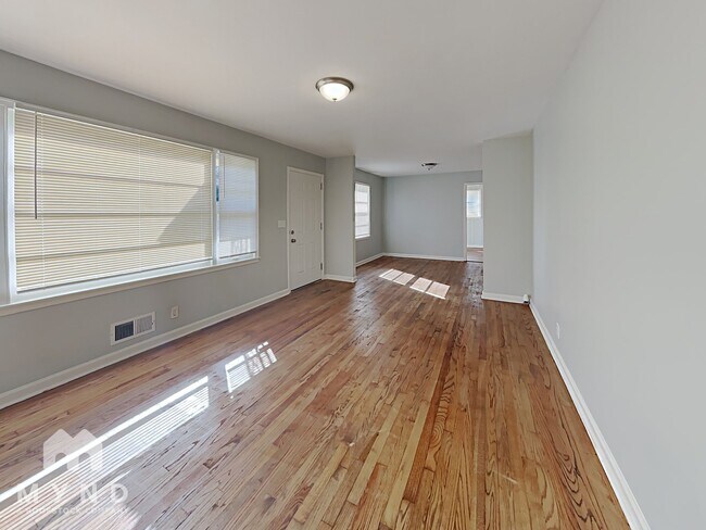 Foto del edificio - 108 Rose Dr