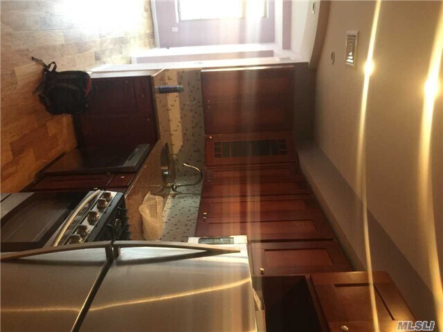 Building Photo - 3748 Maple Ave