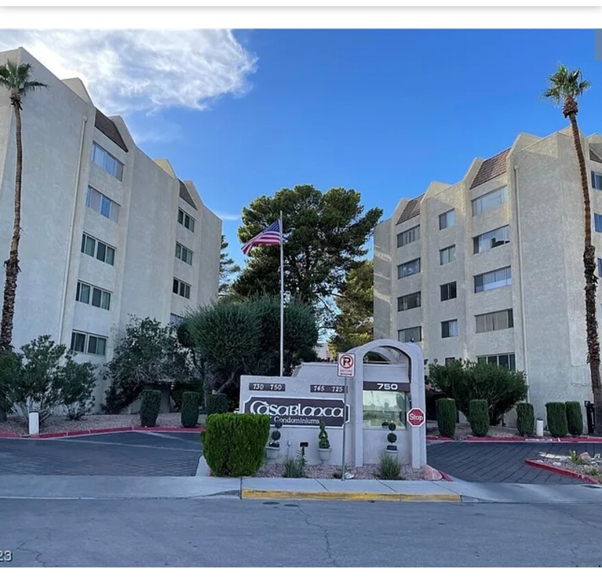 Primary Photo - 750 S Royal Crest Cir
