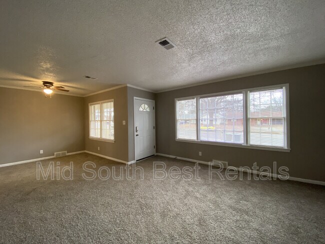 Building Photo - 4843 Knight Arnold Rd