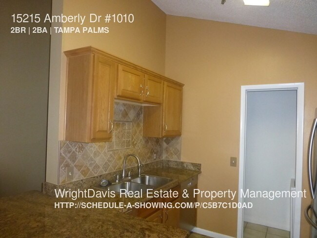 Foto del edificio - 15215 Amberly Dr