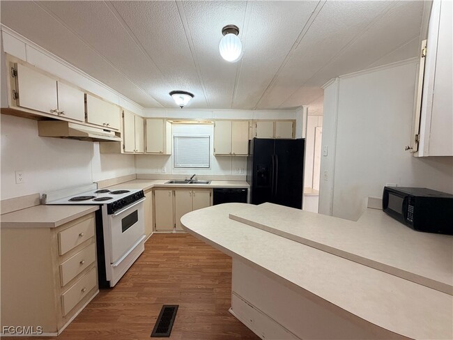 Foto del edificio - 106 Gaslight Ave