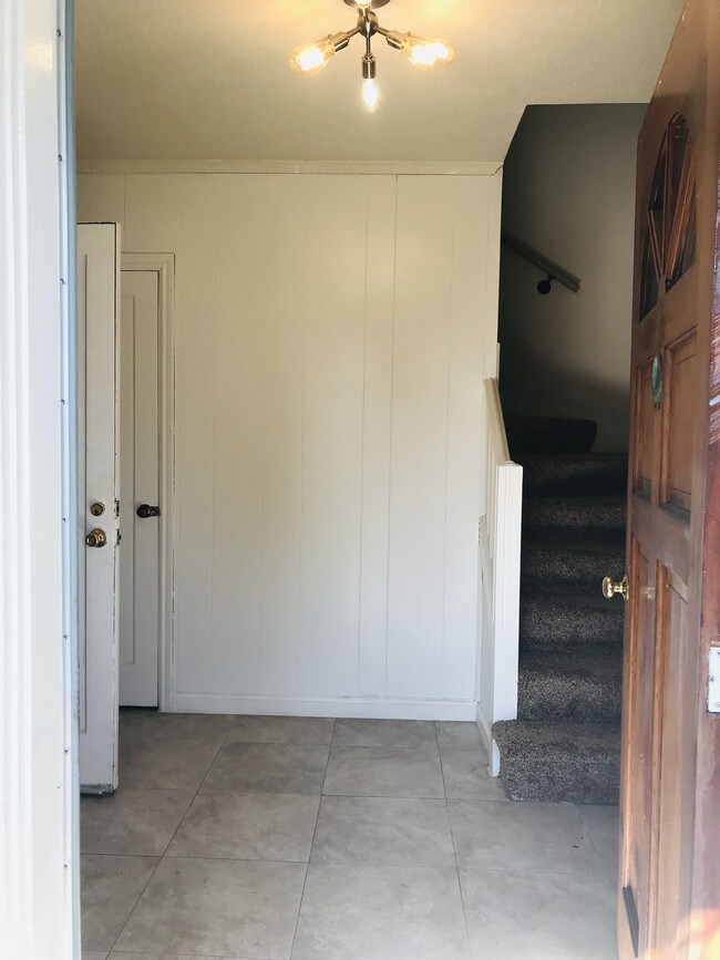 Building Photo - 92 Manchester St